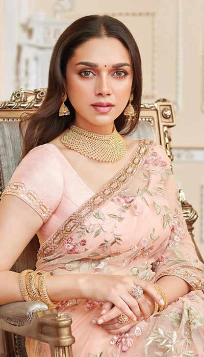 Aditi Rao Hydari Dazzles in Shyamal and Bhumika's Enchanting Saree