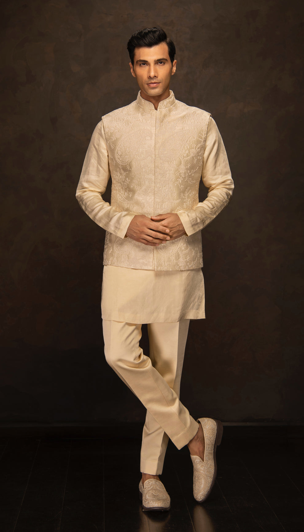 The Ivory Floating Paisley Bandi